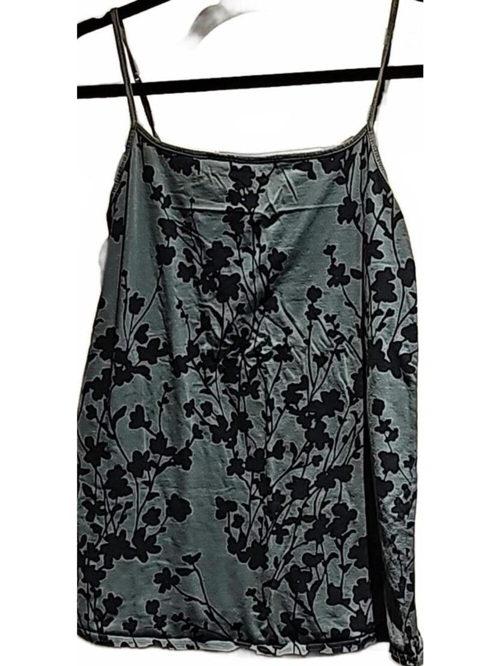 Liz Lange maternity tank size S